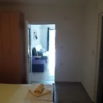 Apartament Feral *