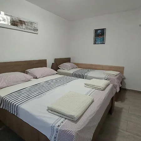 Apartment Feral Neum