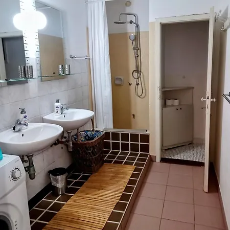 Apartment Feral Neum