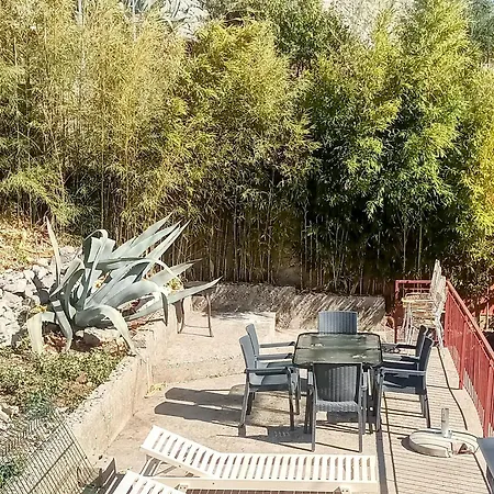 Feral Apartment *
